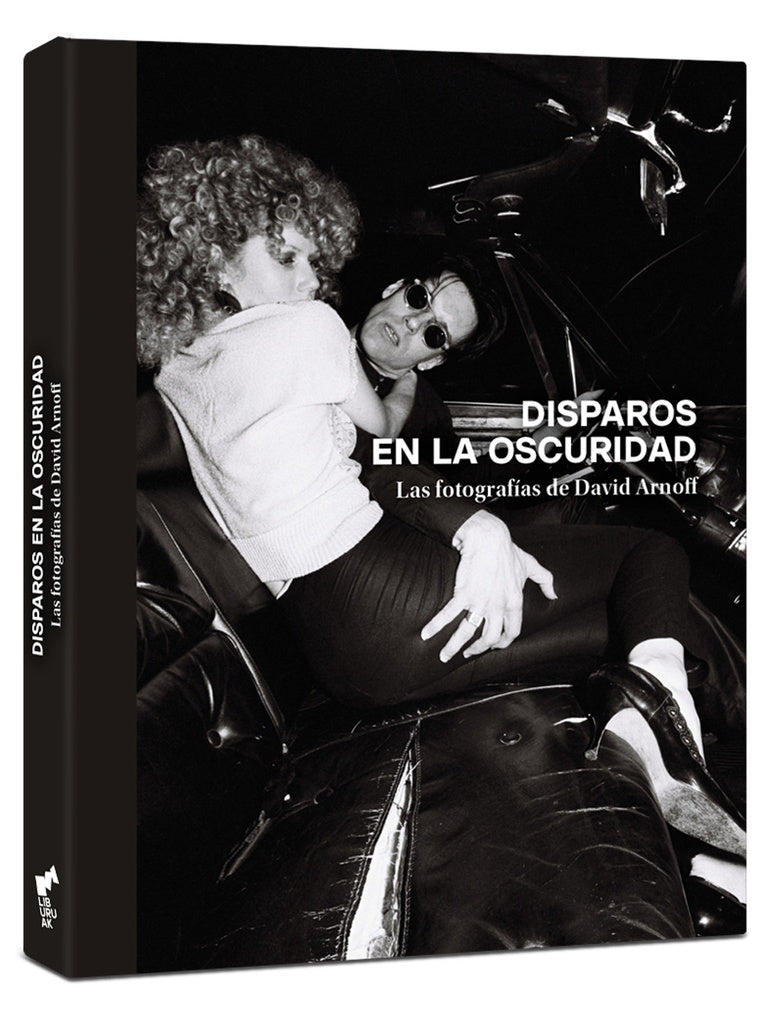 Disparos en la oscuridad
| DAVID ARNOFF