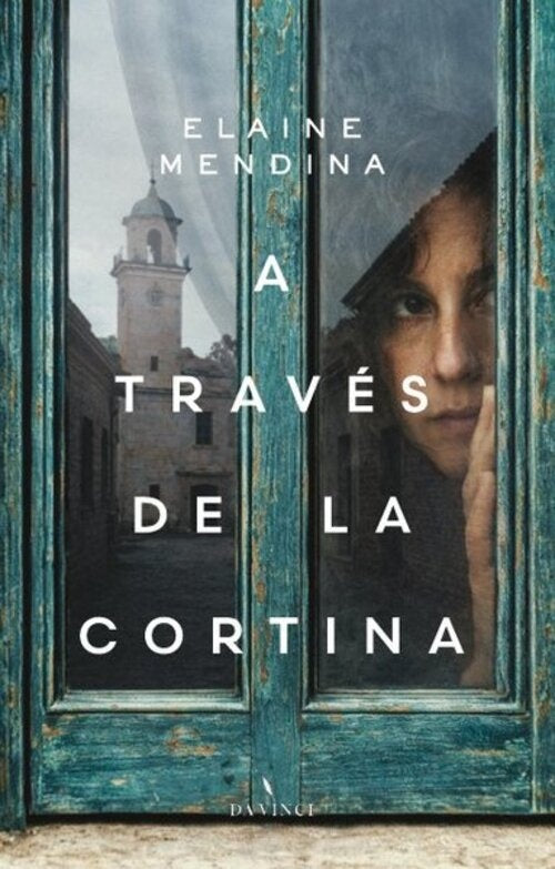 A TRAVES DE LA CORTINA | ELAINE MEDINA