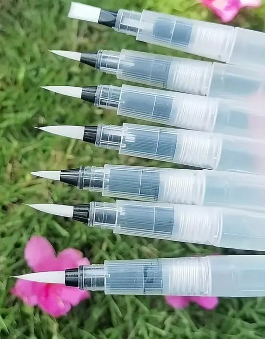 Set de pinceles con depósito de agua x 7 unidades

 | PAPELERÍA