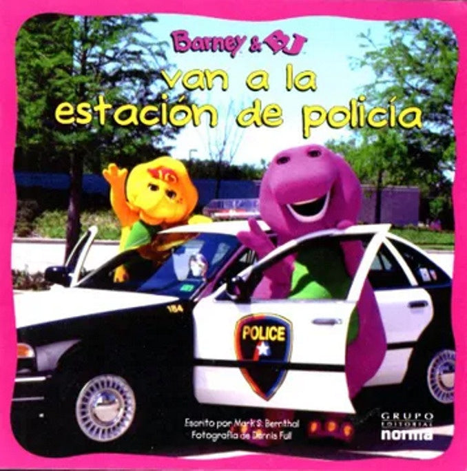 Barney & BJ van a la estación de policía | Mark S. Bernthal